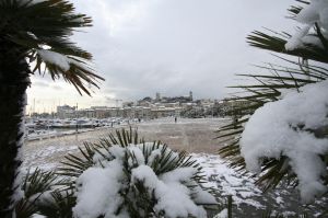 Cannes Le Suquet under the snow